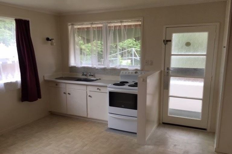 Photo of property in 2/23 Poinsettia Place, Henderson, Auckland, 0610