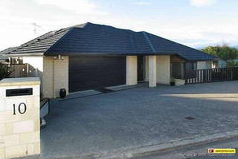 Photo of property in 10 Astronomer Place, Whitby, Porirua, 5024