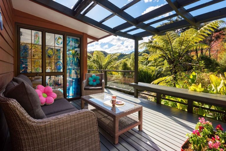 Photo of property in 259 Queen Charlotte Drive, Havelock, Picton, 7281