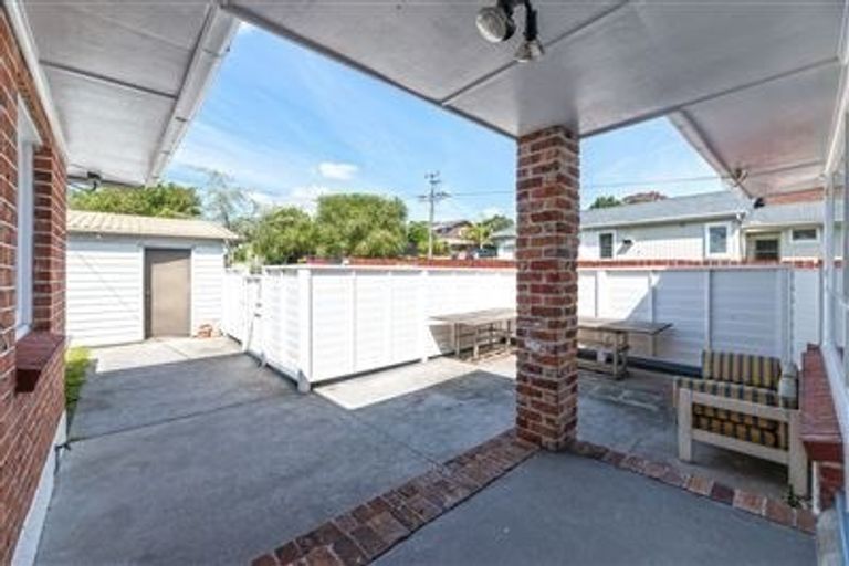 Photo of property in 47 Miro Street, New Lynn, Auckland, 0600