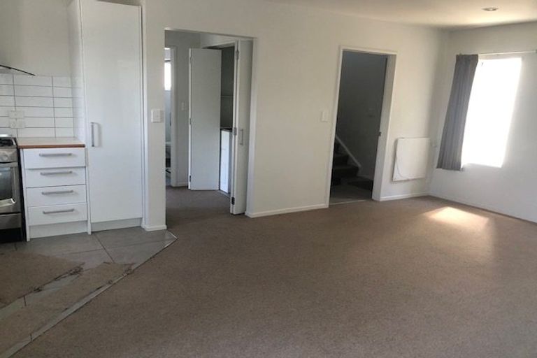 Photo of property in 8 Kopiko Way, Brooklyn, Wellington, 6021