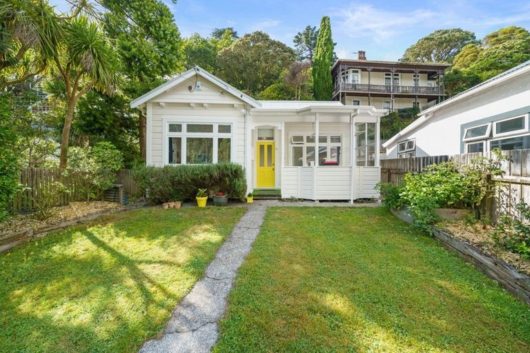 Photo of property in 11 Holloway Road, Aro Valley, Wellington, 6021