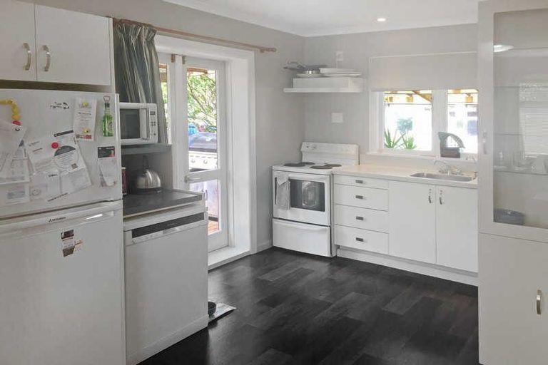 Photo of property in 112 Smith Street, Woolston, Christchurch, 8062