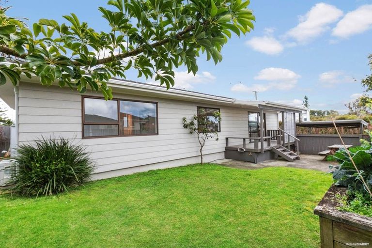 Photo of property in 2/294 Birkdale Road, Birkdale, Auckland, 0626
