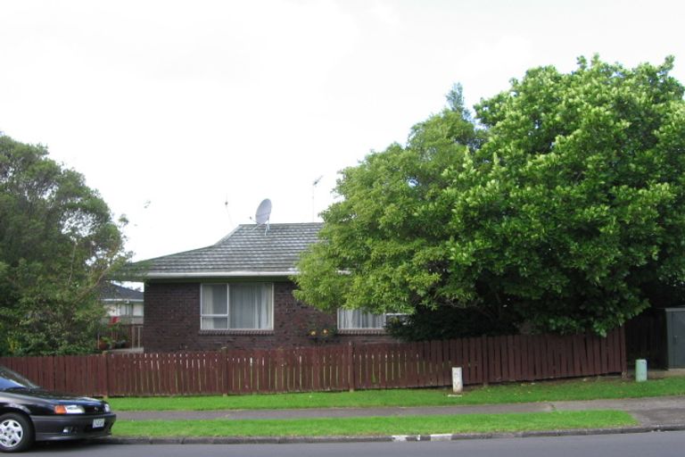 Photo of property in 2/139 Glenmore Road, Sunnyhills, Auckland, 2010