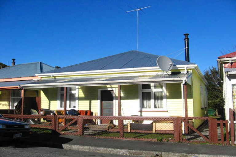 Photo of property in 14 Threadneedle Street, Greymouth, 7805