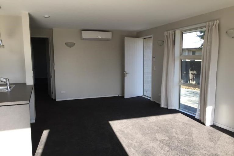 Photo of property in 78 Farquhars Road, Redwood, Christchurch, 8051