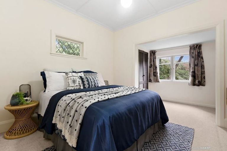Photo of property in 54 Moana Road, Kelburn, Wellington, 6012
