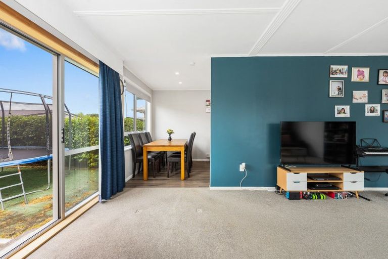 Photo of property in 11a Fox Place, Cloverlea, Palmerston North, 4412