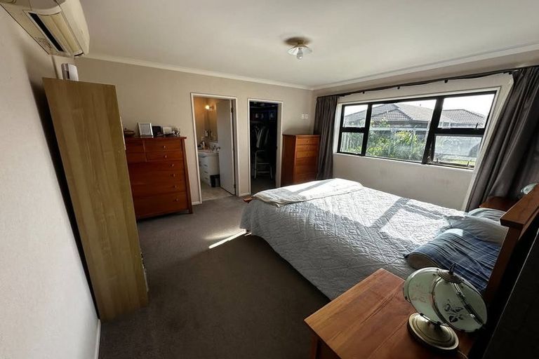 Photo of property in 24 Cleveland Heights, Kelvin Grove, Palmerston North, 4414