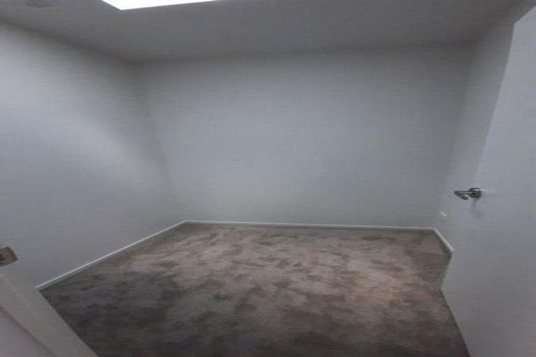 Photo of property in 4e Pinedale Place, Henderson, Auckland, 0610