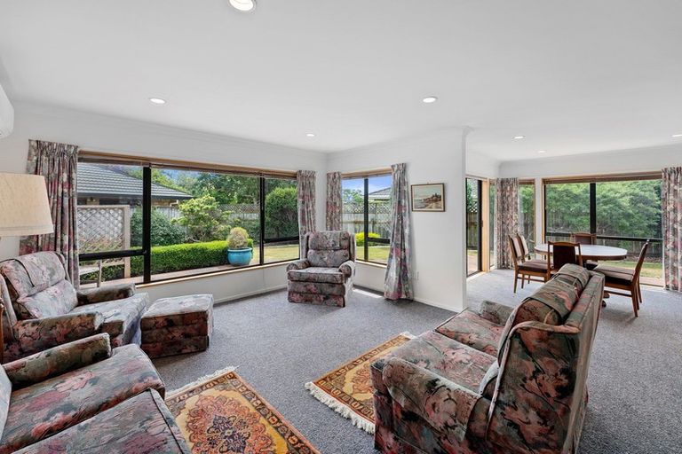 Photo of property in 30 Cranbrook Grove, Waikanae, 5036