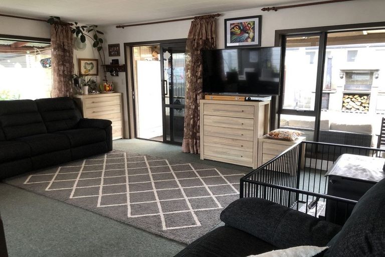 Photo of property in 162 Mcmurdo Street, Tinwald, Ashburton, 7700