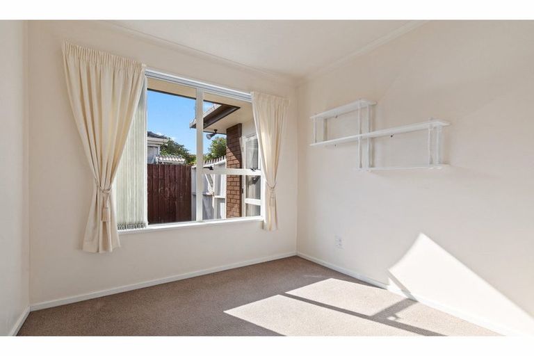 Photo of property in 2/3 Ravenna Street, Avonhead, Christchurch, 8042