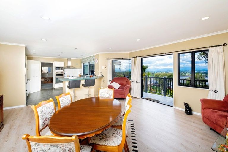 Photo of property in 2 Hikanui Place, Havelock North, 4130