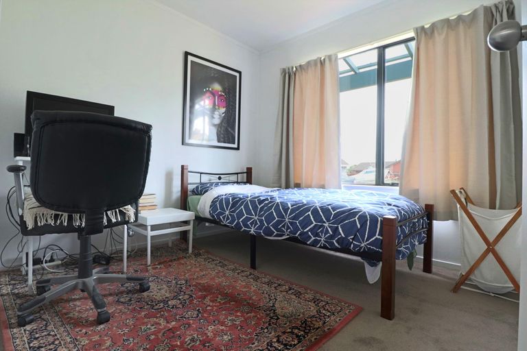 Photo of property in 34 Horlicks Place, Randwick Park, Auckland, 2105