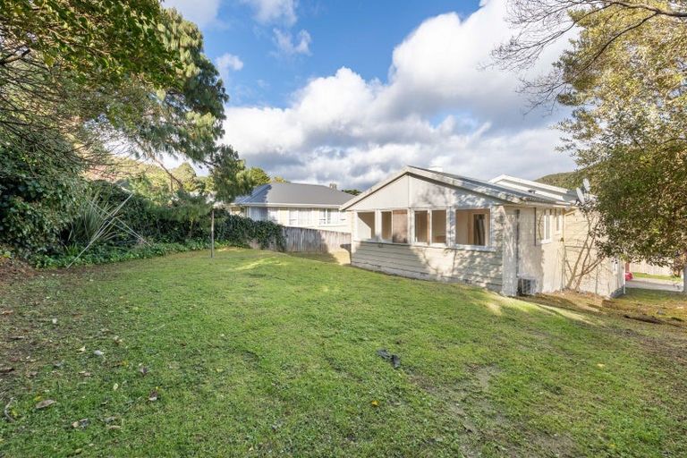 Photo of property in 3 Ngaturi Grove, Wainuiomata, Lower Hutt, 5014