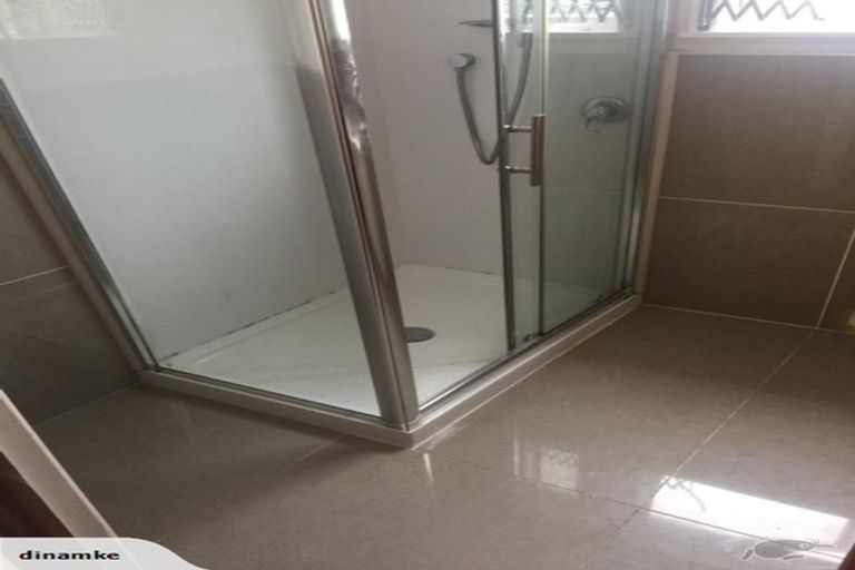 Photo of property in 19 Woodvale Road, Glen Eden, Auckland, 0602