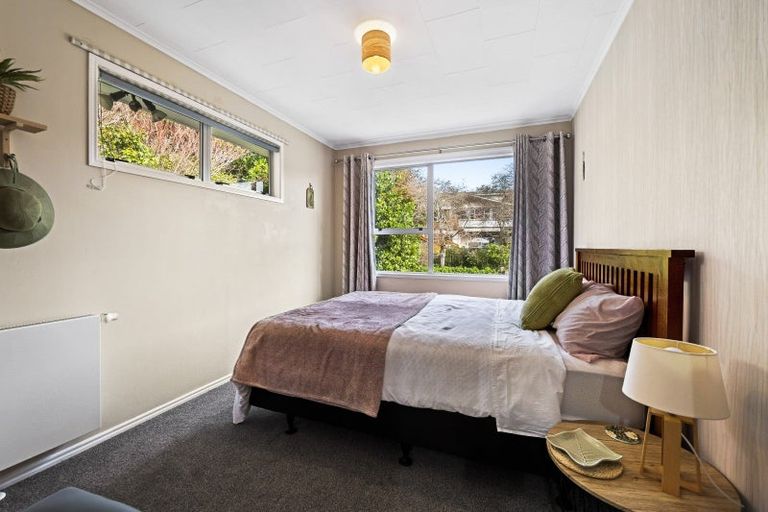 Photo of property in 21 Ambury Place, Merrilands, New Plymouth, 4312