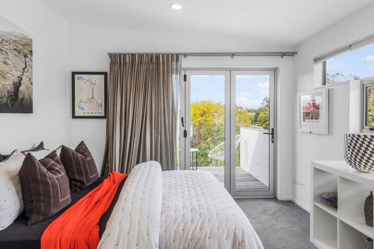 Photo of property in 112 Moa Road, Point Chevalier, Auckland, 1022