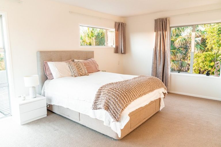 Photo of property in 8 Roy Maloney Drive, Henderson, Auckland, 0612