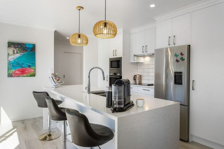 Photo of property in 20 Lillian Place, Orewa, 0931