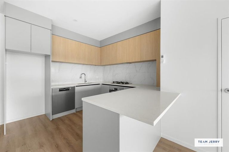 Photo of property in 63 Whare Kauri Road, Papakura, 2110