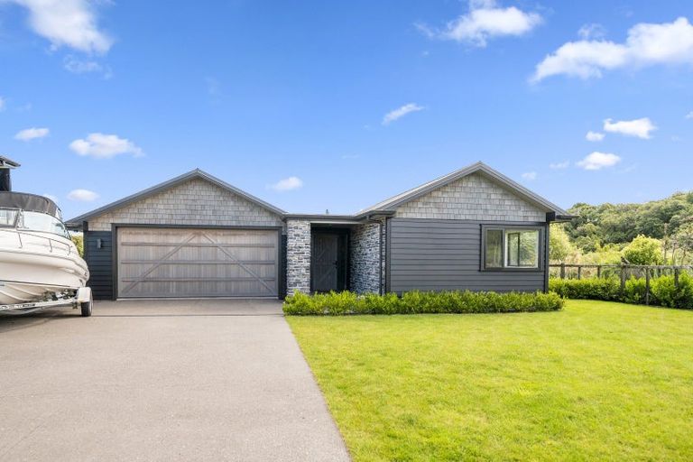 Photo of property in 11 Okaia Drive, Kinloch, Taupo, 3377