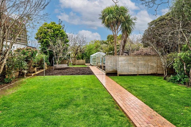 Photo of property in 20 Bloomfield Terrace, Hutt Central, Lower Hutt, 5010