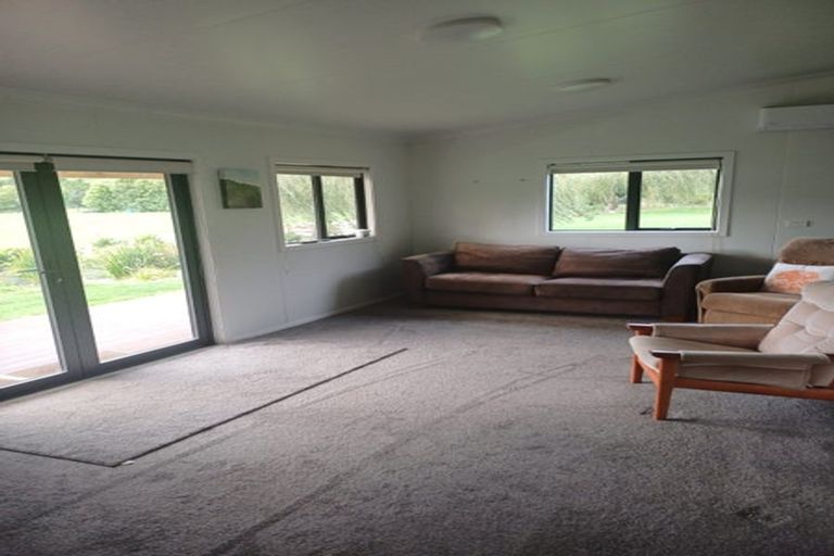 Photo of property in 461 Arapaepae Road South, Ohau, Levin, 5570