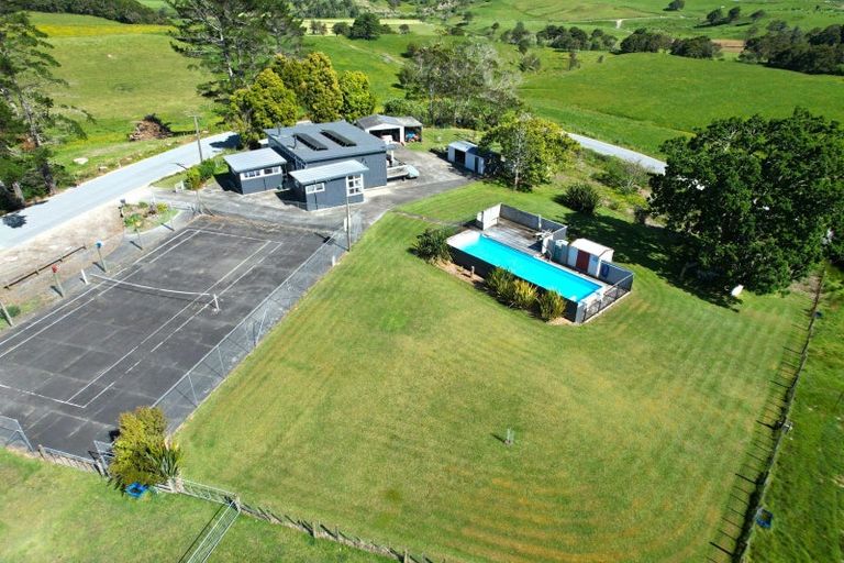 Photo of property in Ex Ararua Primary School, 1823 Ararua Road, Ararua, Matakohe, 0594