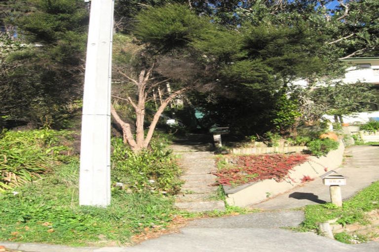 Photo of property in 38 Rona Street, Eastbourne, Lower Hutt, 5013