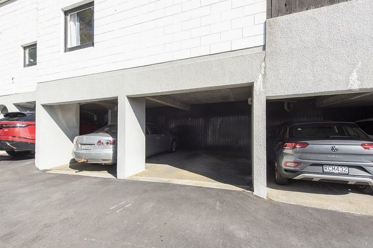 Photo of property in 25/10 Pitarua Street, Thorndon, Wellington, 6011