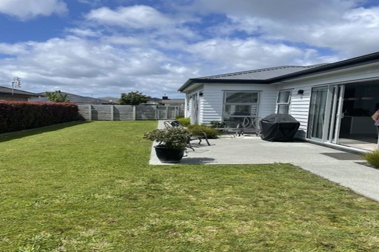 Photo of property in 8 Aporo Drive, Kumeu, 0810