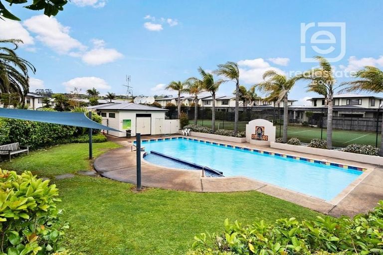 Photo of property in 67a/2 Armoy Drive, East Tamaki, Auckland, 2016