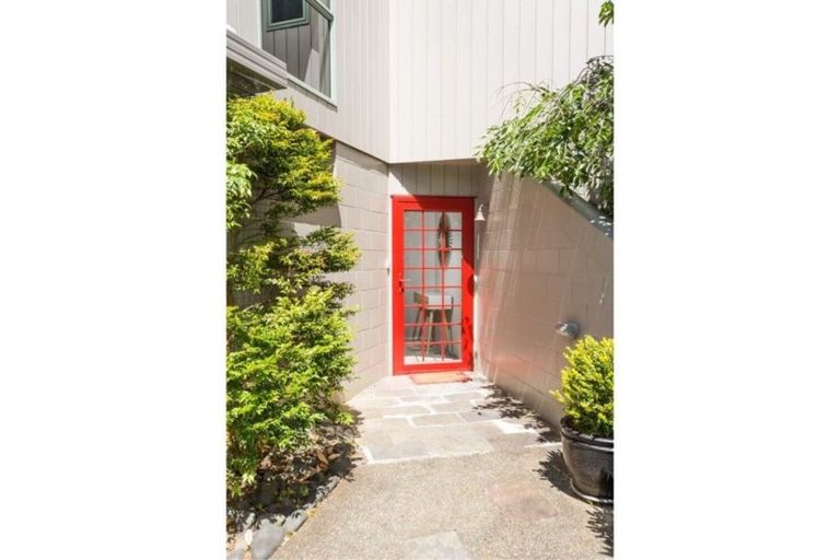 Photo of property in 6 Tree Fern Trail, Campbells Bay, Auckland, 0630