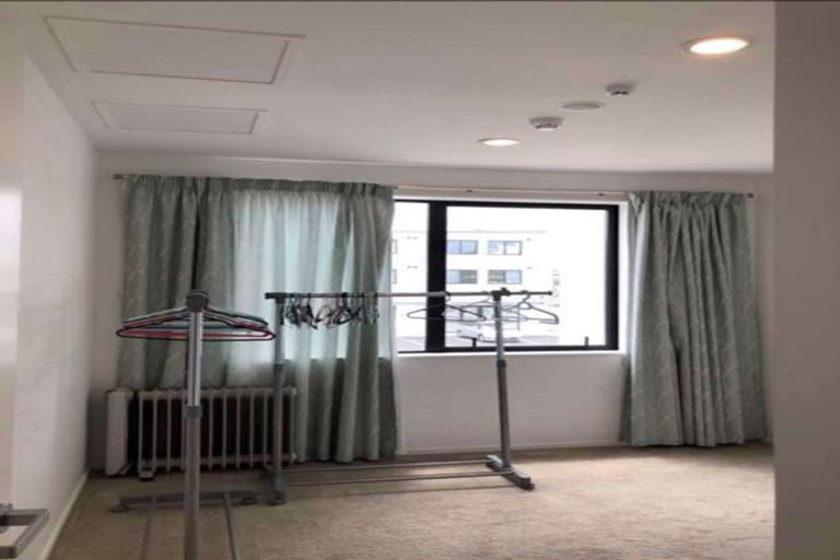 Photo of property in Apollo Apartments, 201/46 Rosedale Road, Rosedale, Auckland, 0632