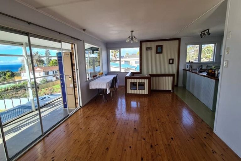 Photo of property in 114 Pacific Parade, Army Bay, Whangaparaoa, 0930