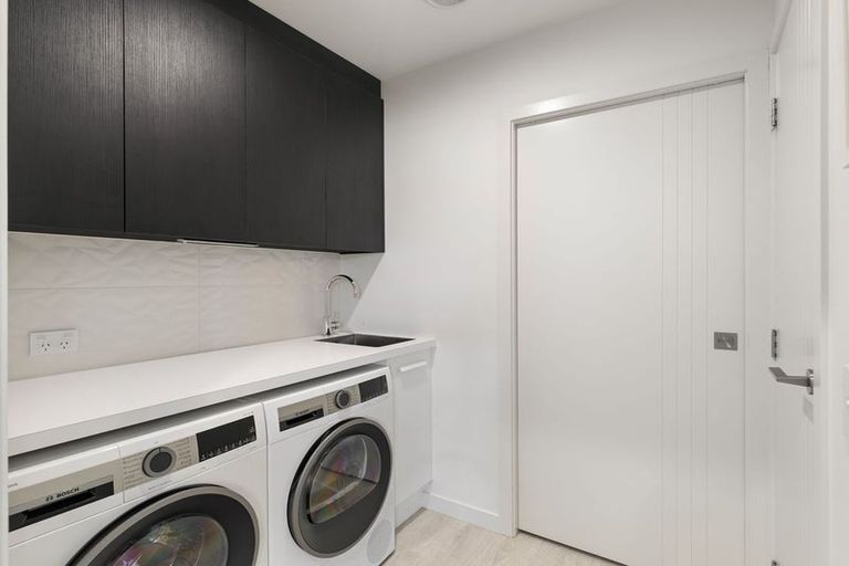 Photo of property in 62 Freedom Drive, Kelvin Grove, Palmerston North, 4414