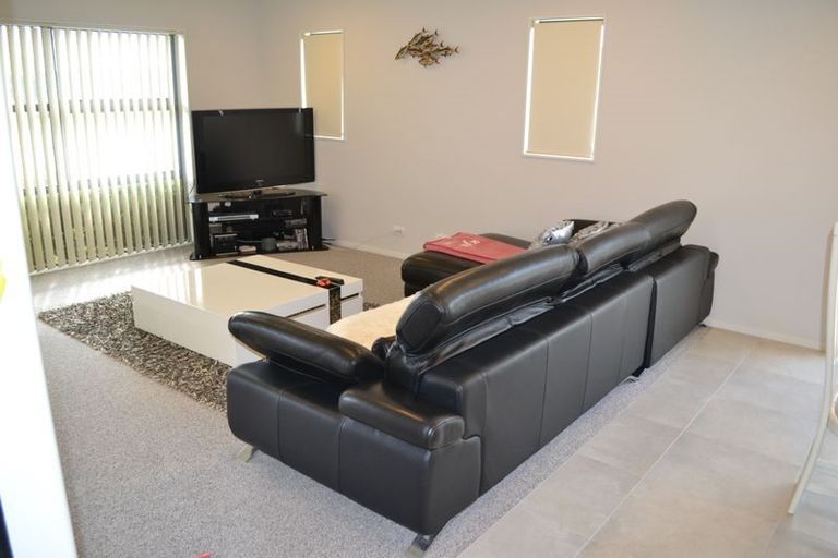 Photo of property in 2 Mccathie Drive, Flat Bush, Auckland, 2019