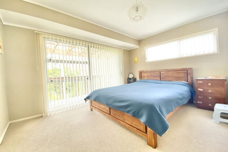Photo of property in 9a Hutchinsons Road, Bucklands Beach, Auckland, 2014