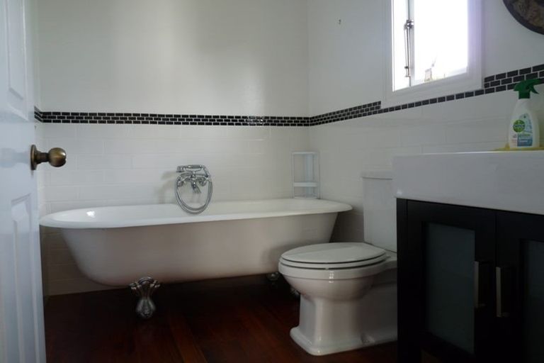 Photo of property in 376 Oaia Road, Muriwai, Waimauku, 0881