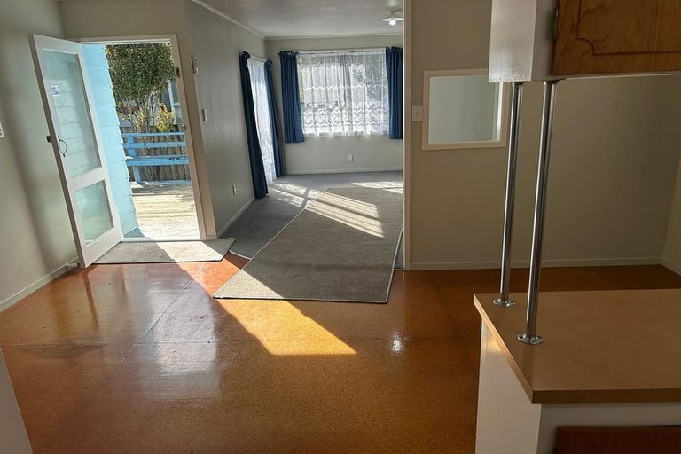 Photo of property in 12 Edwin Freeman Place, Ranui, Auckland, 0612