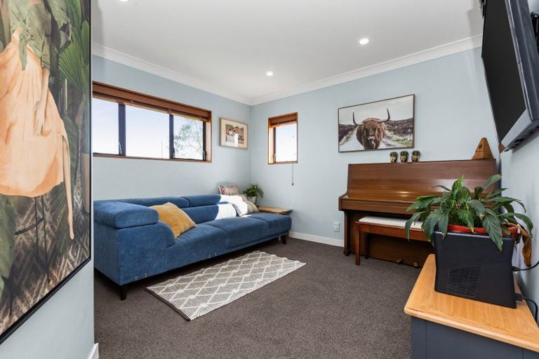 Photo of property in 1 Spriggs Crescent, Greenmeadows, Napier, 4112