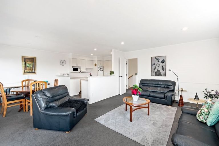 Photo of property in 1/12 Elmira Place, Browns Bay, Auckland, 0630