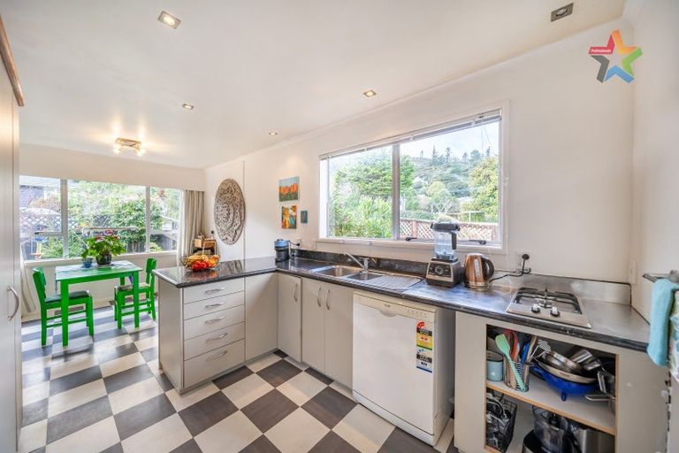 Photo of property in 94 Horoeka Street, Stokes Valley, Lower Hutt, 5019