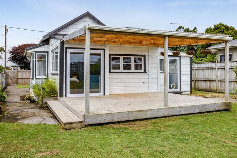 Photo of property in 9 Princes Street, Hawera, 4610