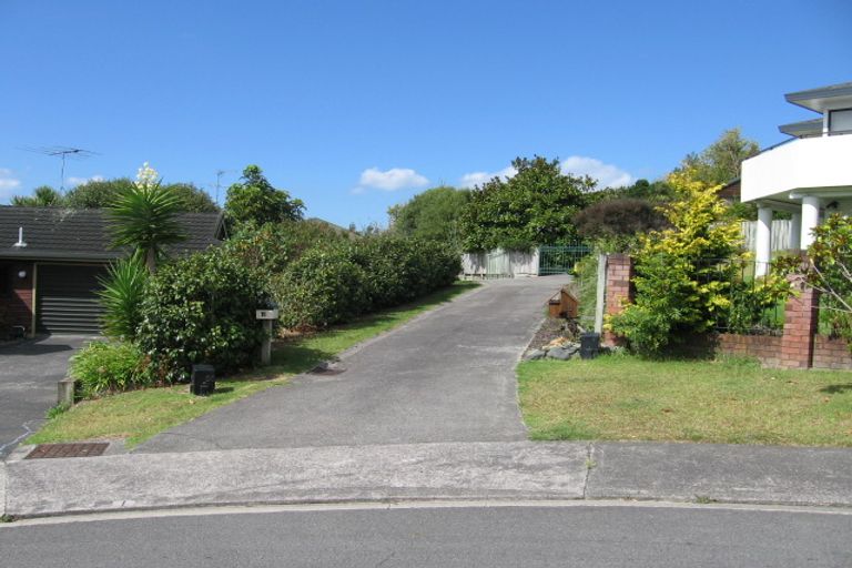 Photo of property in 16 Ballini Rise, West Harbour, Auckland, 0618