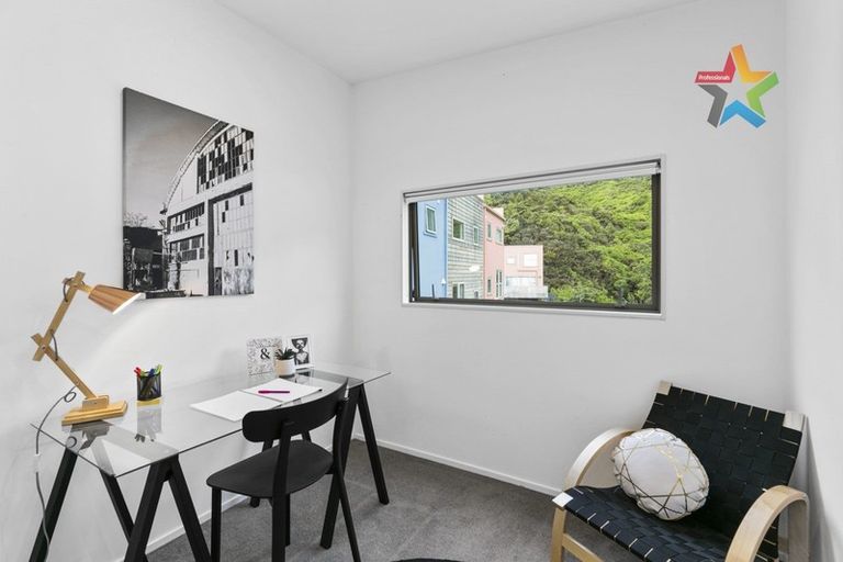 Photo of property in 68 Saddleback Grove, Karori, Wellington, 6012