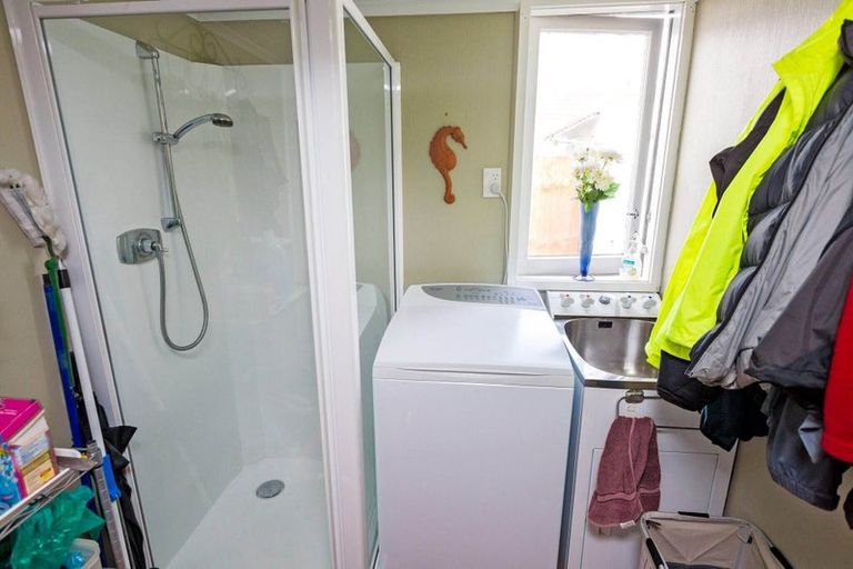 Photo of property in 6 Karaka Street, Hokowhitu, Palmerston North, 4410